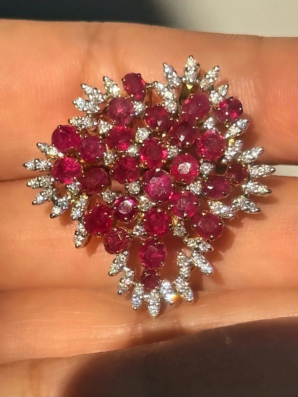 Natural Burmese Ruby and diamond brooch/pendent in 18k solid gold